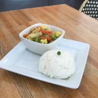 Vegetable Curry · Traditional Nepali curry with sauce of freshly ground spices and tomatoes and comes with rice