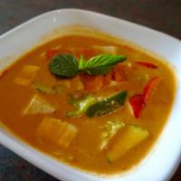 House Curry (Gf)(Vg) · Spicy. Bell pepper, carrot and broccoli in red curry paste, coconut milk and peanut sauce.