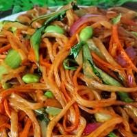 Vegetable Lo Mein · 蔬菜炒面