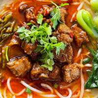 Braised Pork Ribs With Rice Noodle In Soup · 红烧排骨米线