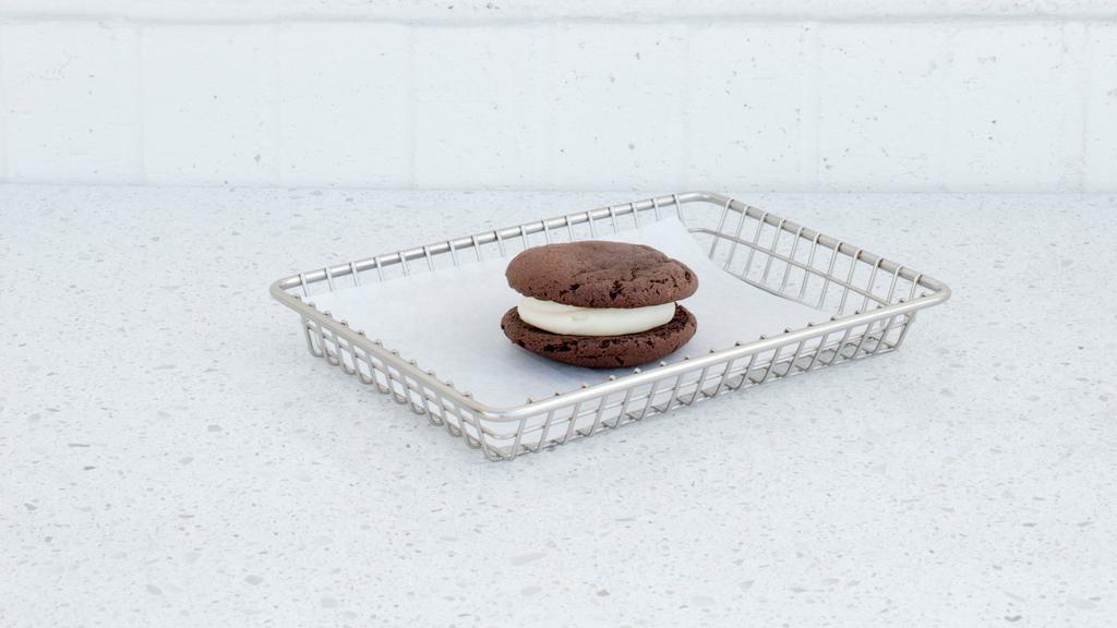 Whoopie Pie · Contains dairy. Contains eggs. Contains gluten. Contains soy.