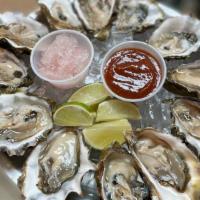 Raw Pacific Oysters - One Dozen · 