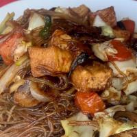 Vegan Pad Woon Sen · Stir-fried Glass Noodles, mushrooms, cabbage, tomato, green onion, yellow onion, and tofu