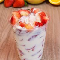 Strawberries W/ Cream Natural · Fresas naturales, crema, whipped cream, granola y nuez.


Fresh strawberries, cream, whipped...