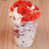 Strawberries W/Cream Frozen · Fresas congeladas, crema, whipped cream, granola y nuez.


Frozen strawberries, cream, whipp...