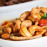 Kai Pad Med Ma Muang (Cashew Nuts) · Stir-fried chili paste with onions, bell peppers, dried chili, and cashew nuts.