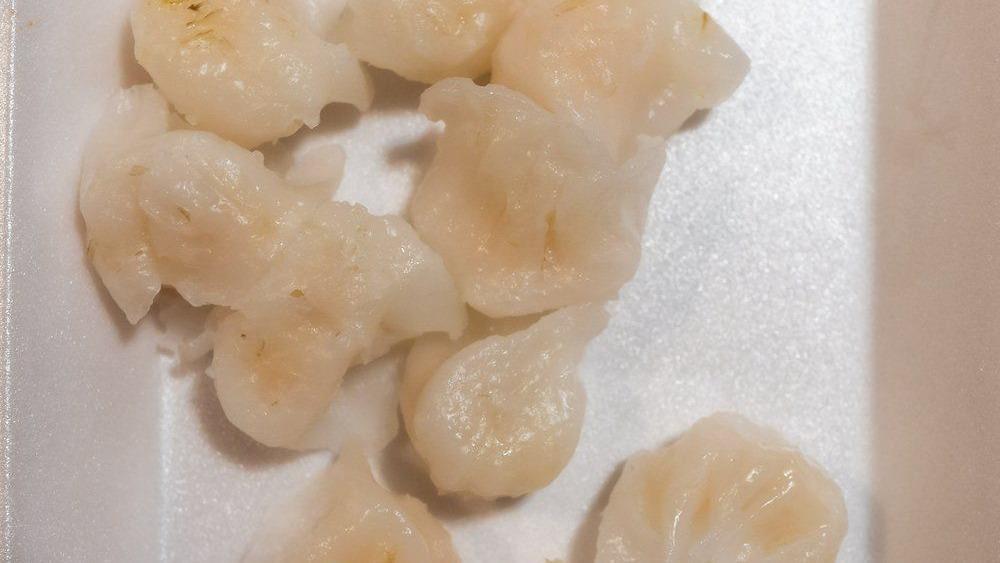 Steamed Shrimp Dumplings 蒸虾饺 · 10 pieces.
