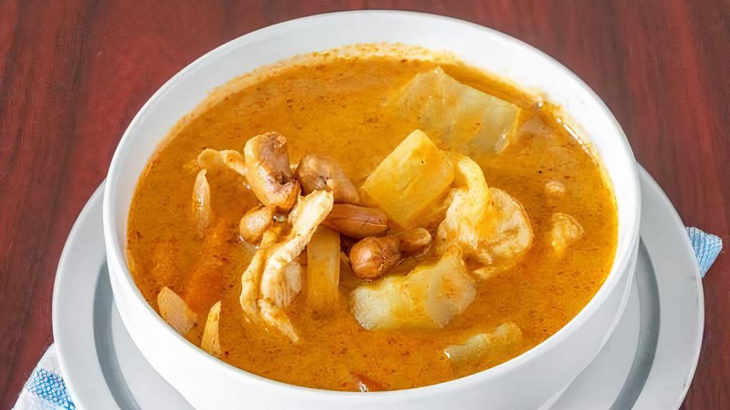 Massaman Curry · Tomatoes, carrot, onion, pineapple, potatoes and cashew nut