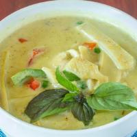 Green Curry · Pea, carrots, bamboo shoots and basil