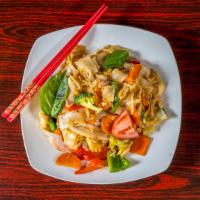 Drunken Noodle (Kee Mao Ba Mee) · Stir-fry rice noodles with carrot, bell pepper, broccoli, basil with special Thai sauce.