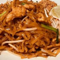 Pad Thai Chicken (Gf) · Stir Fried Rice Noodle with Chicken, Egg, Bean Sprouts and Green Onion in House Pad Thai Sau...