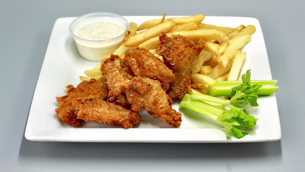 Chicken Wings · 6 pieces. Con papas. Chicken wings with fries.