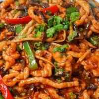 鱼香肉丝 / Sichuan Shredded Pork · Bamboo shoots, black fungus, red and green bell peppers in a hot & spicy garlic sauce.