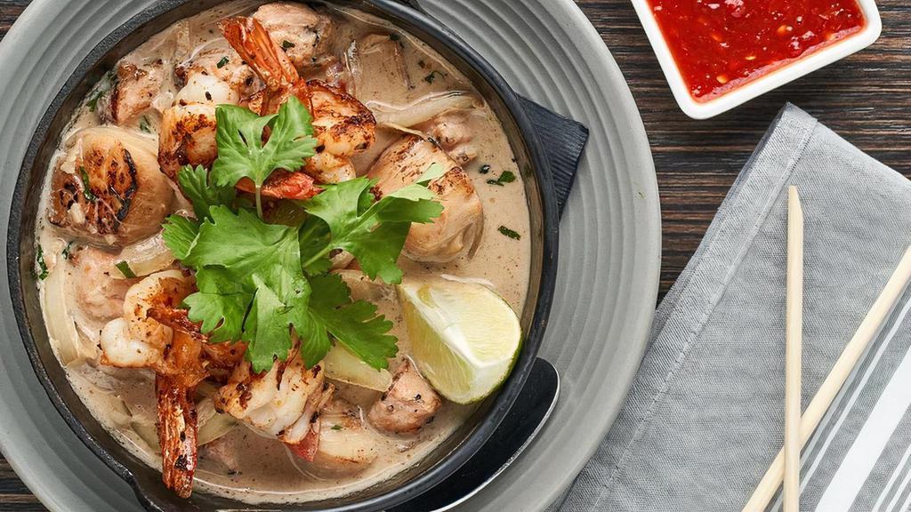 Ling'S Seafood Hot Pot · jumbo shrimp, salmon, scallops, cilantro, green curry-coconut broth