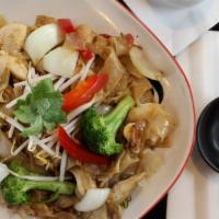 Graprao Noodles (Drunken Noodles) · Hot spicy. Flat rice noodle, egg, fresh chili pepper, vegetables, basil. Choice of chicken, ...