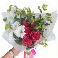 Hot Stuff  · Hot pink roses  and daisies 


Please let us know what message you need down below in add sp...