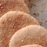 12 Traditional Biscochitos · For hundreds of years the Biscochito (biz-ko-cheeto) has been New Mexico’s favorite cookie. ...