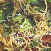 White Spaghetti · No sauce. Sun-dried tomatoes, broccoli,fresh garlic & fresh basil sauteed in olive oil & Miz...