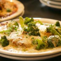 Chef Special Dish · Sautéed chicken, broccoli, mushrooms & Parmesan cheese in Alfredo sauce & mozzarella
