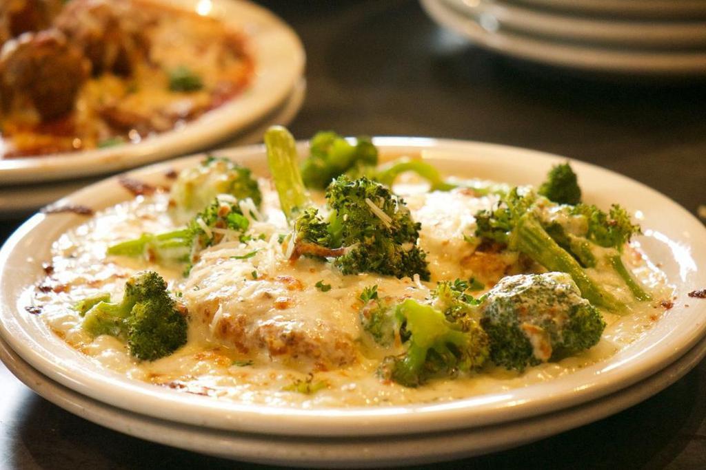 Chef Special Dish · Sautéed chicken, broccoli, mushrooms & Parmesan cheese in Alfredo sauce & mozzarella