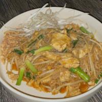 Pad Thai Chicken · Stir-fried small rice noodles with egg, green onion, and beansprout.