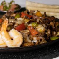 Alambre Mar Y Tierra · Cooked red peppers, onions, ham and bacon, asada, chorizo, and 3 prawns.