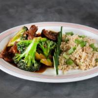 Beef With Broccoli Combo Box · Served with 1 soup. Comes with steam rice.