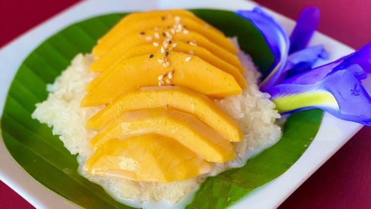 Sweet Sticky Rice With Mango · 