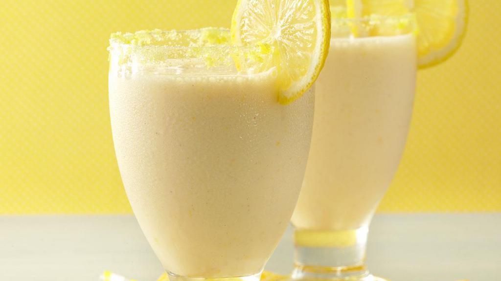 Lightning Lemon · Fresh Banana, Lemon, Non-Fat Yogurt, and Vanilla Whey Protein.
(Contains Dairy)