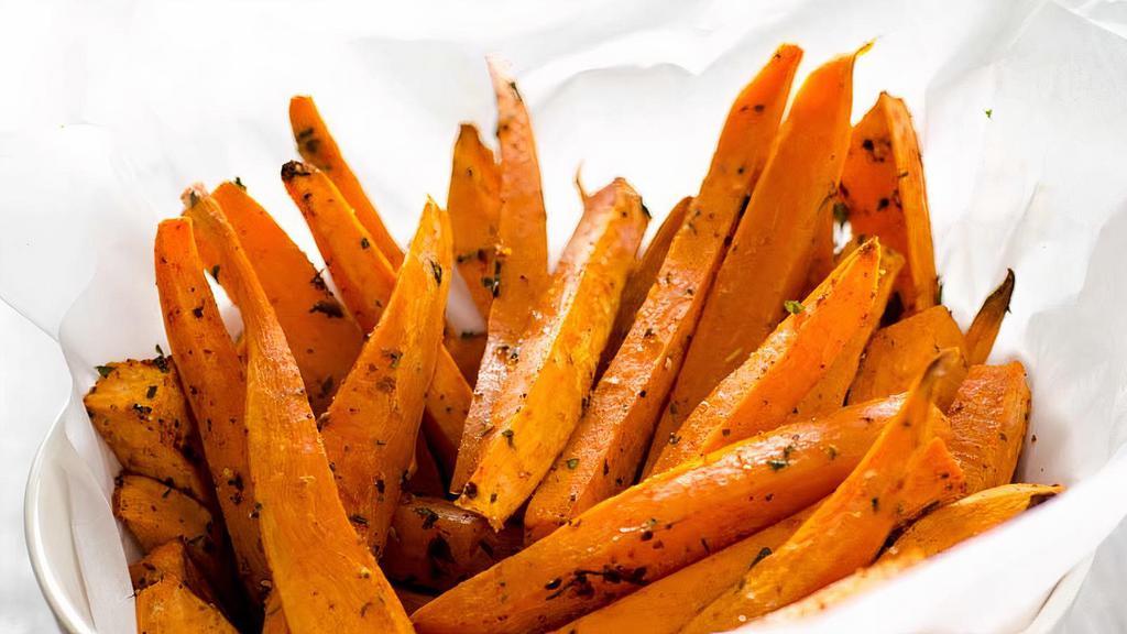 Sweet Potato Fries 🍟  · Come with sweet chili sauce!