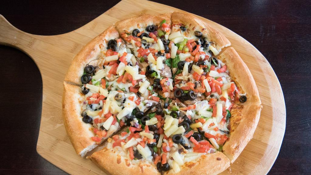 Plato Veggie Pizza · Mushrooms, green peppers, onions, black olives, fresh spinach, pineapple, fresh tomatoes, mozzarella cheese and pizza sauce.