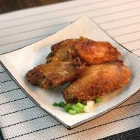 Crispy Fried Chicken Wings (脆皮炸雞翼) · 