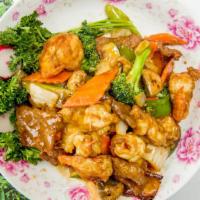 Happy Family · Chicken,beef,shrimp Stirfry with house special sauce, no spicy.