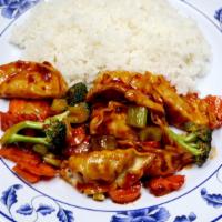 Chicken Hansung Gyoza · Potstickers stir fried with vegetables & White rice.