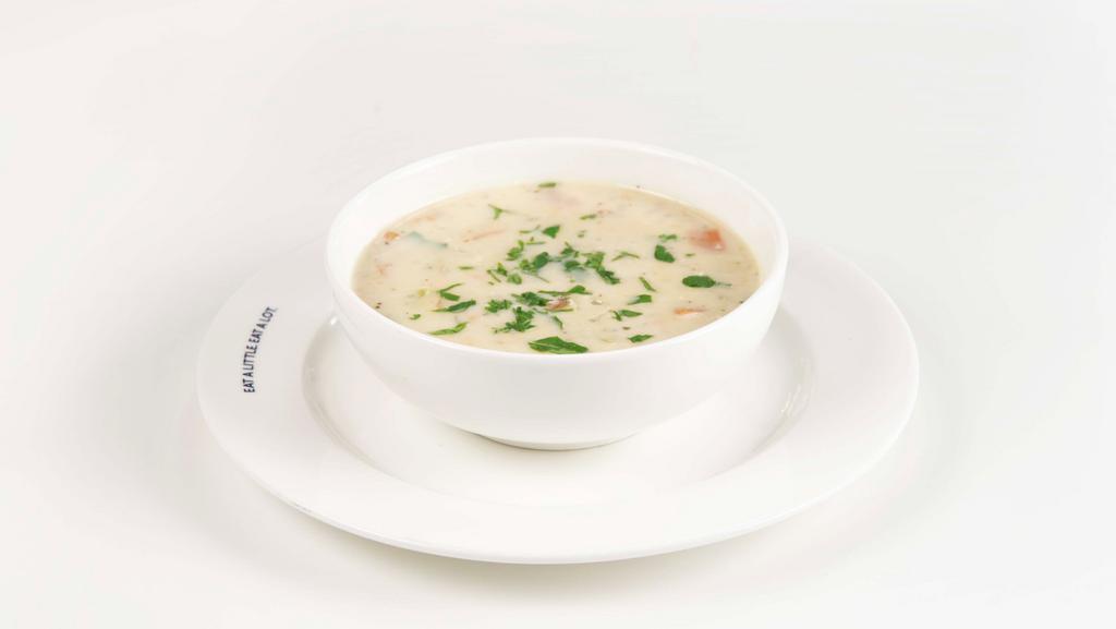 Earls Famous Clam Chowder · New England style, with full cream, chopped tomatoes, parsley, a hint of smoky bacon.