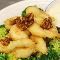 Walnut Shrimp 核桃虾 · Breaded fried shrimp with walnut, steamed broccoli, and ranch sauce.