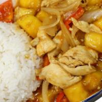 Mango Chicken 芒果鸡饭 · Chicken breast slices marinated and stir-fried with mango chunks, onion, and bell pepper