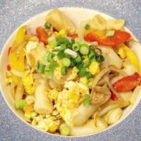 Veggie Vermicelli Roll 菜脯蛋炒肠粉 · Steamed rice paper roll stir-fried with veggies and egg.