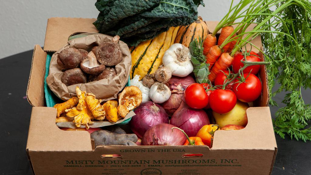 Local Csa Box 3 · See Desrcription for Seasonal Changes. 

Box includes carrots, potatoes, seasonal squash, kale, chard, onions, an herb-bundle, mushrooms and more!