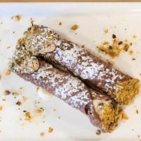 Cannoli · sweetened ricotta, pistacchio