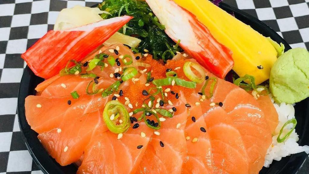 Tekka Don · Tuna or salmon and sushi rice.