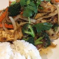 Tofu Lemongrass Stir Fry · Vegetarian
Stir Fried Broccoli, Onions, Carrots. Rice on the side