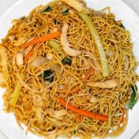 Chicken Lo Mein · stir fried,sliced chicken, green onions, scallions, bean sprouts, carrots, egg noodle