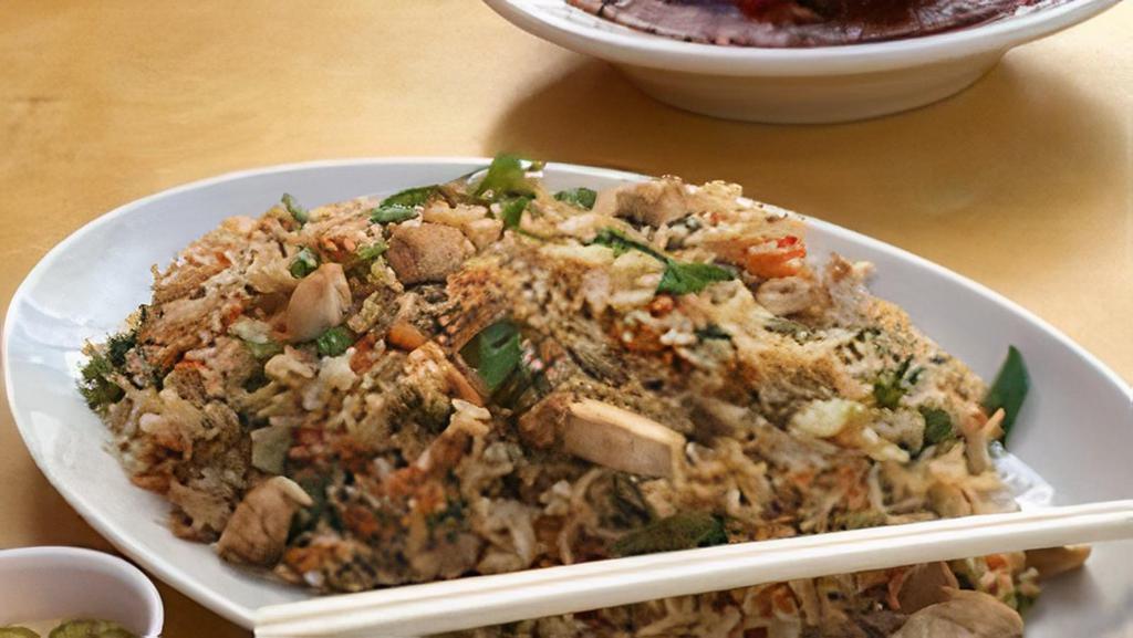 Burnt Garlic Fried Rice (Chicken) · Golden fried garlic, chilli flakes, and green onions with chicken.