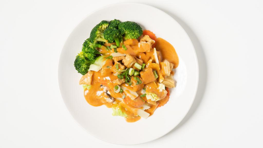 Pra Ram (Gf, Vg) · steamed broccoli, cabbage, carrot,
mushroom, bamboo shoot,
baby corn, with house peanut sauce.