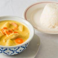 Gang Karee (Yellow Curry) · Yellow curry paste, coconut milk, choice of meat, potatoes and onions.