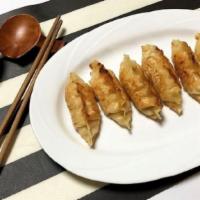  Gunmandu/군만두 · Fried dumpling.