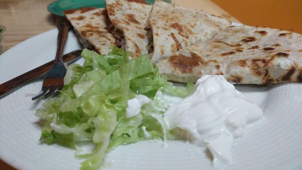 Quesadillas Con Cualquier Tipo De Carne · Cheese quesadilla with your choice of meat.