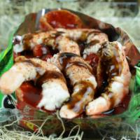 Tosti Camaron · Tostillos, shrimps, cucumber, peanut and special clamato