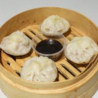 Shanghai Soup Dumpling (4) 上海小笼包 · 